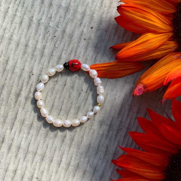 Lady Bug Bracelet Natural Pearl Beaded Bracelet - Picture 5 of 7